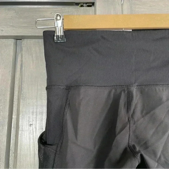 Lululemon Seek the Heat Crop Black Inky Floral Mesh‎ Size 4 - Picture 12 of 14